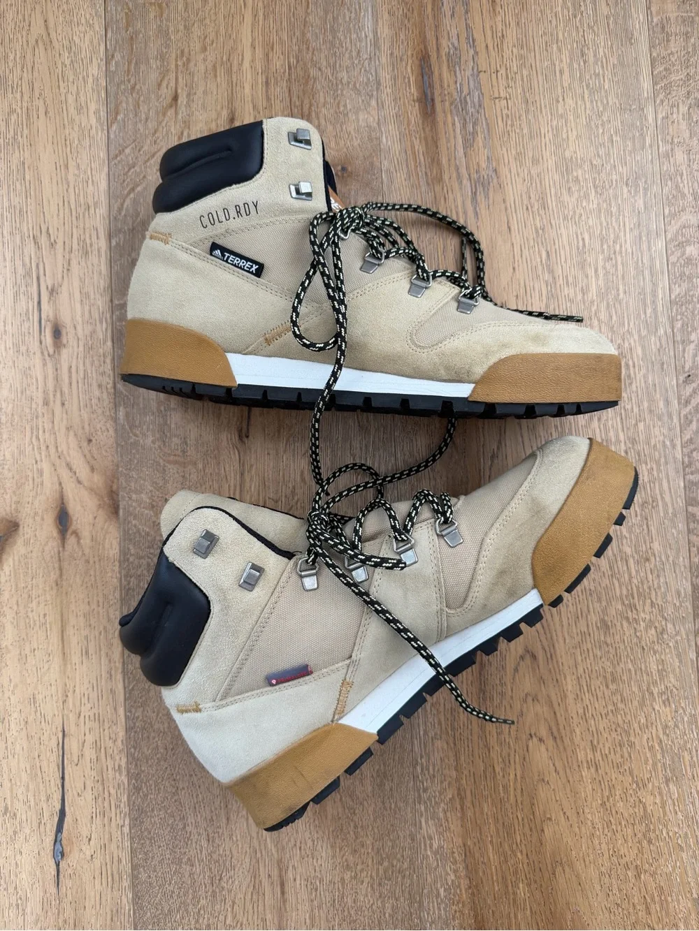 adidas Terrex Snowpitch COLD.RDY Boots Mens 10 Beige Suede Hiking FZ3377